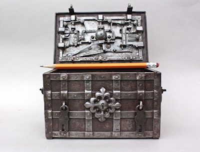 Latane Miniature Nernburg Chest